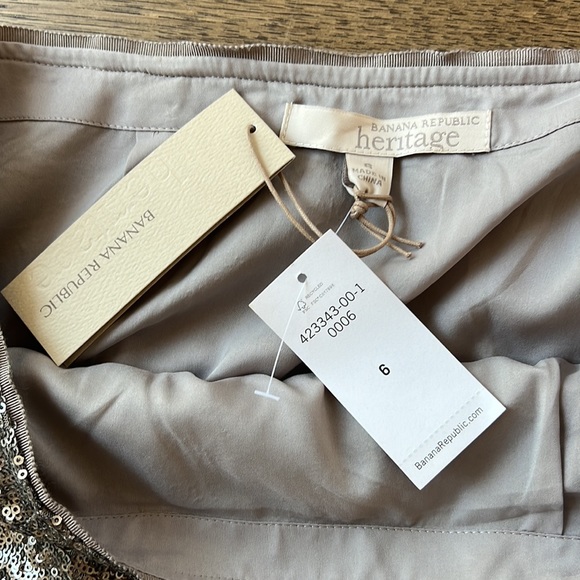Banana Republic Heritage Silver Sequined Skirt - Picture 3 of 3